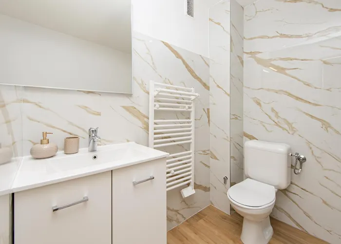 Du Casino - Somptueux En Plein Coeur De アパート マントン